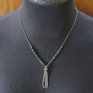 Vtg sterling silver and malachite round bead tassle necklace